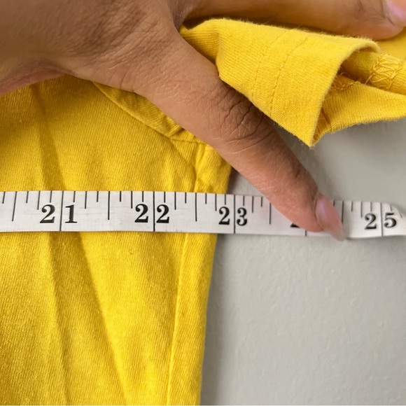 UnderArmour UA Yellow T-shirt Tees Heat Gear - Large - Picture 8 of 9